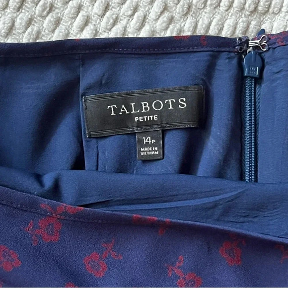 ๐ค Beautiful Talbots Pieced Floral Midi Skirt๐ค - Picture 8 of 9